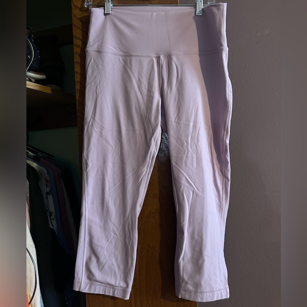 Light purple lulu lemon capris